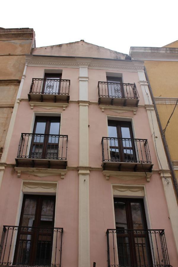Via Cavour 19, Appartamento Del Conte Иглесиас Экстерьер фото