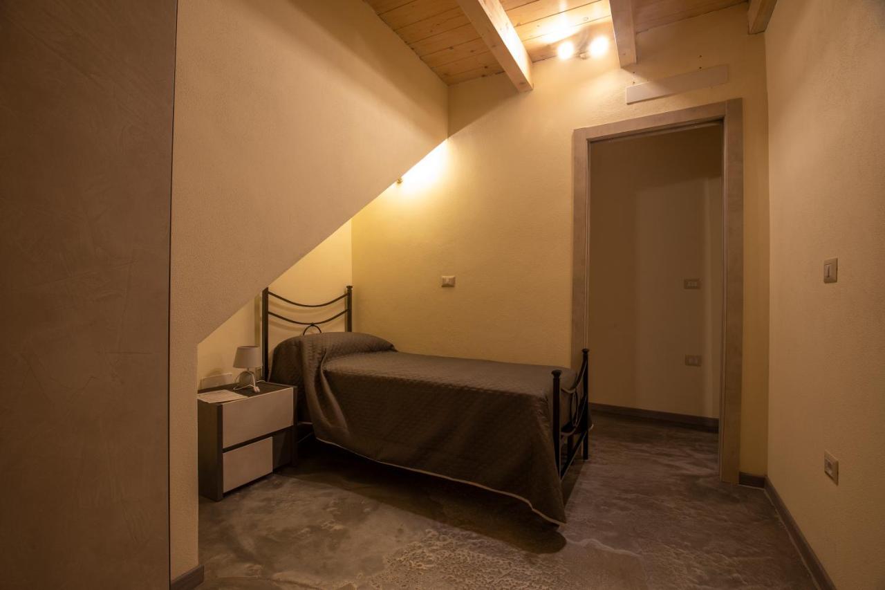 Via Cavour 19, Appartamento Del Conte Иглесиас Экстерьер фото