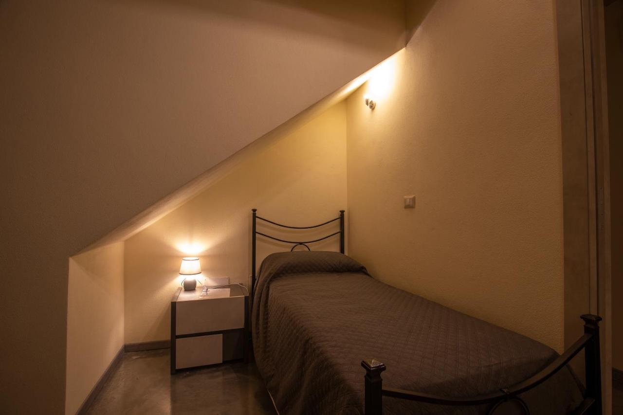 Via Cavour 19, Appartamento Del Conte Иглесиас Экстерьер фото