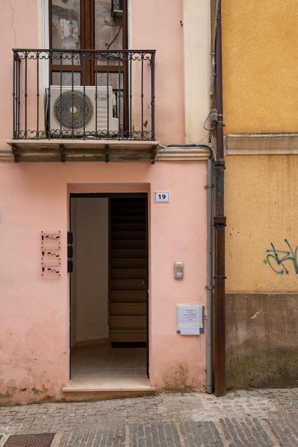 Via Cavour 19, Appartamento Del Conte Иглесиас Экстерьер фото